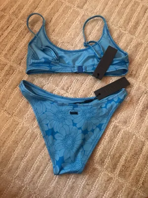 Triangl Bikini Set thumbnail 2
