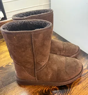 UGG Classic Short Brown Boots Size‎ 8 thumbnail 1