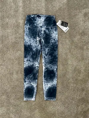 Lululemon Wunder Under Leggings 25" thumbnail 2
