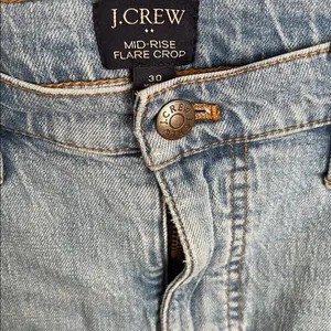 J.Crew‎ Mid Rise Flare Crop Light Blue Wash Size 30 thumbnail 4