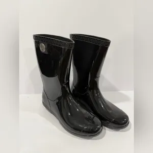 UGG Black Glossy Rain Boots Size 6 Waterproof Rubber Mid Calf thumbnail 3