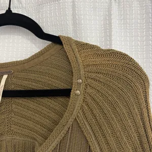 Free People Tunic Womens Size Small Sweater Ribs Ruffles Olive Green Long Sleeve thumbnail 3