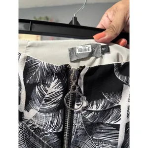 Indikah Black White Tropical Palm Leaf Zip Front Mini Skirt Size S Ring Pull thumbnail 5