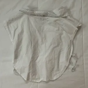 SheIn Plus Solid Button Front Dickie thumbnail 2