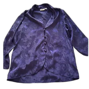 Victoria’s Secret Purple Satin Floral Button Blouse Size M Vintage thumbnail 8