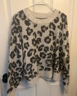 American Eagle Gray Leopard Print Fuzzy Knit Sweater thumbnail 1