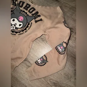 Sanrio Kuromi - DIY Off the shoulder Top thumbnail 3