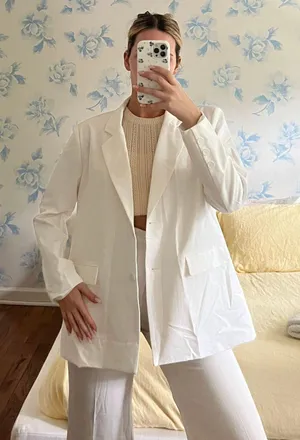 Priceless White Blazer Size L thumbnail 1