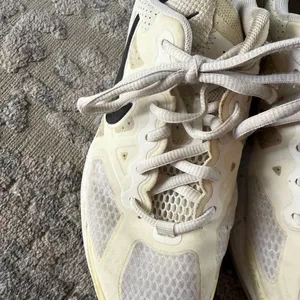 Nike Air Max| Cream and white Sneakers size 6 thumbnail 5