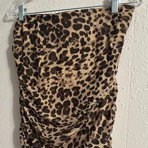 Zenobia Ruched Strapless Top thumbnail 2