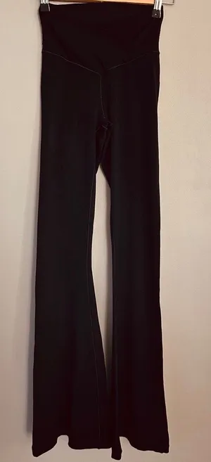 Offline By Aerie Real Me Crossover Flare Leggings Women’s Size Small thumbnail 1