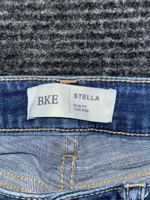 Buckle BKE Stella Slim Fit Low Rise Jeans Distressed Sz 26 x 27.5 AXB111A thumbnail 7