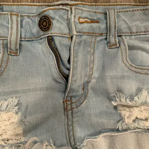 Lulus Denim shorts thumbnail 3