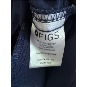FIGS Casma Scrub Top Navy Blue Short Sleeve Medical Uniform Size Medium FW1100 thumbnail 3