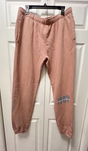 Taylor Swift 1989 Sweatpants Women's Size 2XL‎ Taylor's Version Pink Joggers thumbnail 1