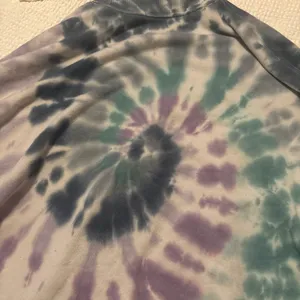 American Eagle Tie-Dye Cropped Sweatshirt thumbnail 3