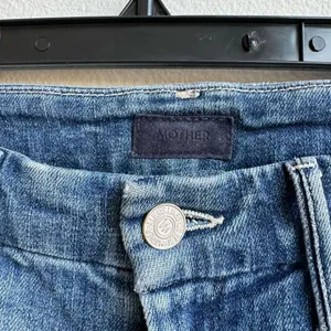 MOTHER Size 25 LOOKER CROP Grunge Distressed Skinny Jeans GYPSY Medium Wash thumbnail 6