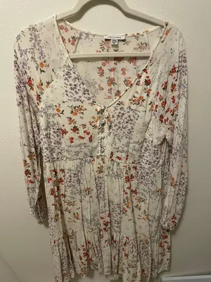 White Size M thumbnail 1
