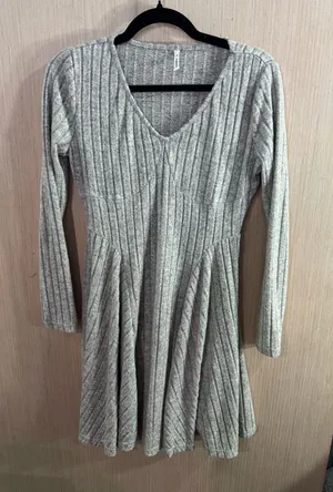 HALARA Ribbed V‑Neck Long Sleeve Fit and Flare Dress in Light Gray Size Medium thumbnail 1