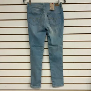Levi's 535 Ultra Low Rise Legging Crop NWT Size 27 Light Wash Color Variation thumbnail 4