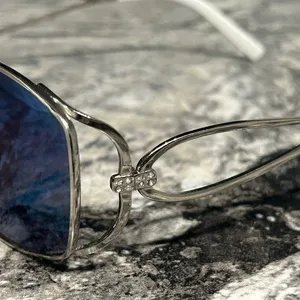 Stylish Blue Sunglasses thumbnail 6