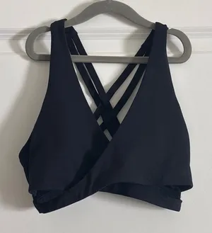 Fabletics‎ Black Strappy Back Crossover V Faux Wrap Cutout Sports Bra XS thumbnail 1