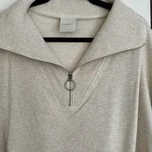 Varley Cream Half-Zip thumbnail 2