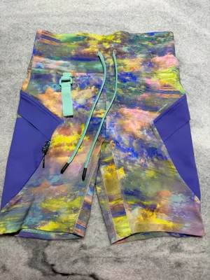 Lululemon Cargo Super-High-Rise Hiking Short 8" Size 6 thumbnail 1
