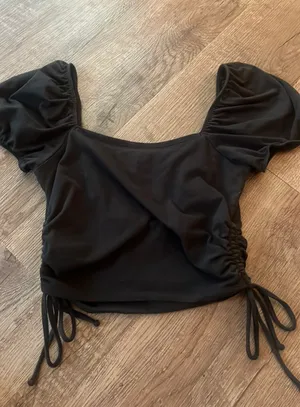 Hollister Crop Top thumbnail 2