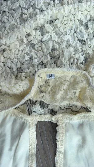 Soft yellow floral lace SHEIN top thumbnail 4