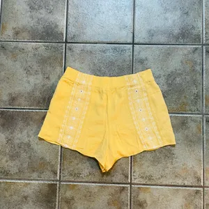 American Eagle Yellow Embroidered Boho Shorts Sz S/P/CH thumbnail 4