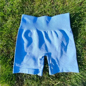Amazon Seamless Biker Shorts thumbnail 2