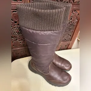 UGG Boots Womens 7 MATILDA 1904 Brown Vibram Puffer Quilted Waterproof thumbnail 4
