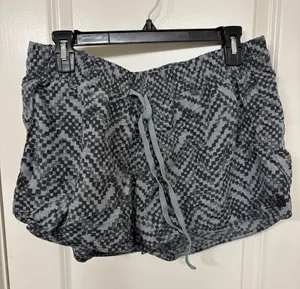 North Face Shorts The thumbnail 1