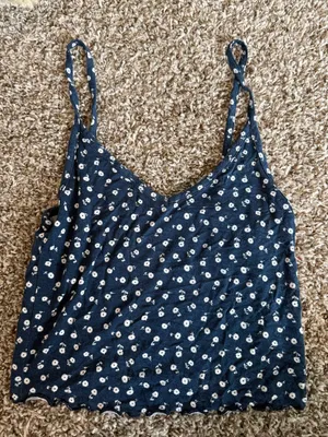 PacSun Top thumbnail 1