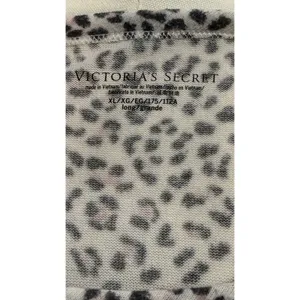 Victoria's‎ Secret Women's XL Leopard Print Pajama Set Long Sleeve thumbnail 6