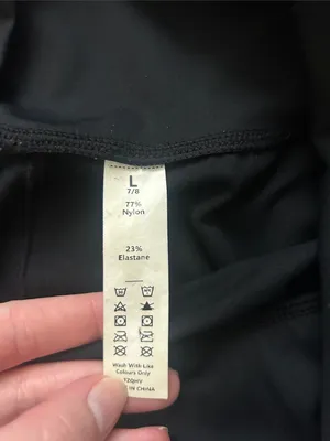 Black High-Waist Leggings with Side Pockets thumbnail 2