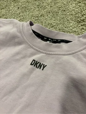 Women’s DKNY Purple Lilac Crewneck Sweater Long sleeve Size Medium Lavender EUC thumbnail 2