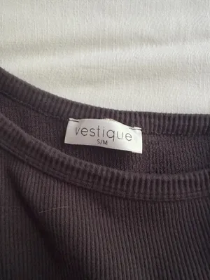 Vestique Black Top One-Shoulder thumbnail 4