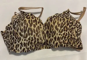 Victoria's Secret Tan Lace Bra thumbnail 1