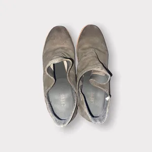 Crevo Taupe Leather Booties Shoe Size 7 thumbnail 2