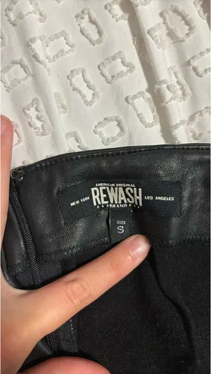 Leather skirt thumbnail 2