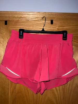 Lululemon Hotty Hot High-Rise Lined Short 2.5 in Lipgloss thumbnail 3