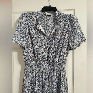Summer Floral Blue Maxi Dress size Medium thumbnail 2