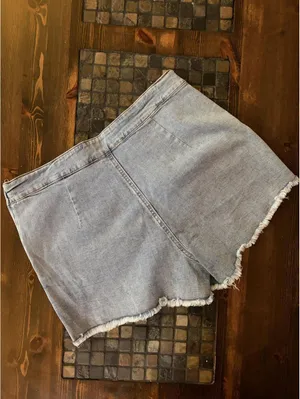 Vintage Y2K Cookie & Sebastian Light Wash Gold Button Denim Shorts size small thumbnail 4