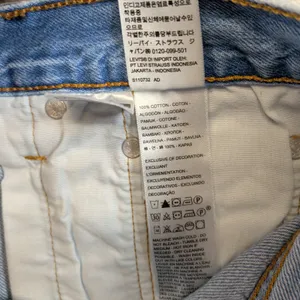 Levis 501 Original Women Light Wash Distressed Cut Off Denim Shorts Size 26‎ thumbnail 5