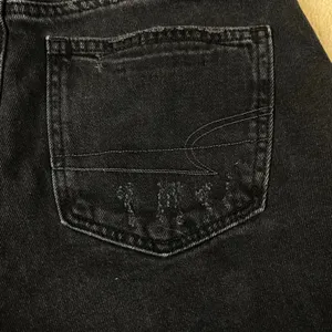 American Eagle Distressed Denim Shorts Womens 2 Black Frayed High Rise‎ Jean EUC thumbnail 3