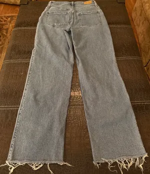 Hollister Ultra High-Rise Dad Jeans Distressed Raw Hem Size 6L W28 Long thumbnail 7