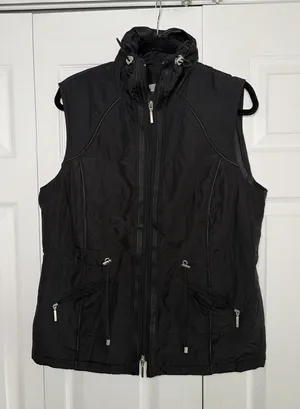 Erfo Quilted Vest Womens Size 12 Black Gorpcore Outdoor Quiet Luxury Travel EU42 thumbnail 1
