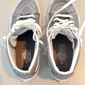Light Gray Vans Sk8-Hi Skate Shoe -Vans Classic Sneakers (Unisex) thumbnail 5